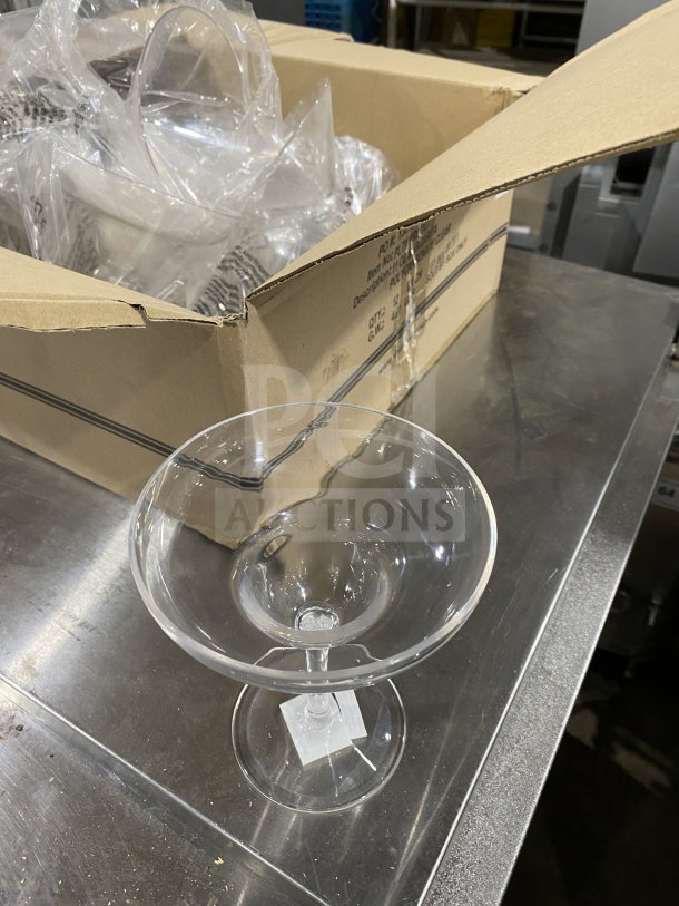 BRAND NEW Thunder Group 11 oz Polycarbonate Clear Margarita Glass, Model PLTHMR011C, shown next to packaging box.