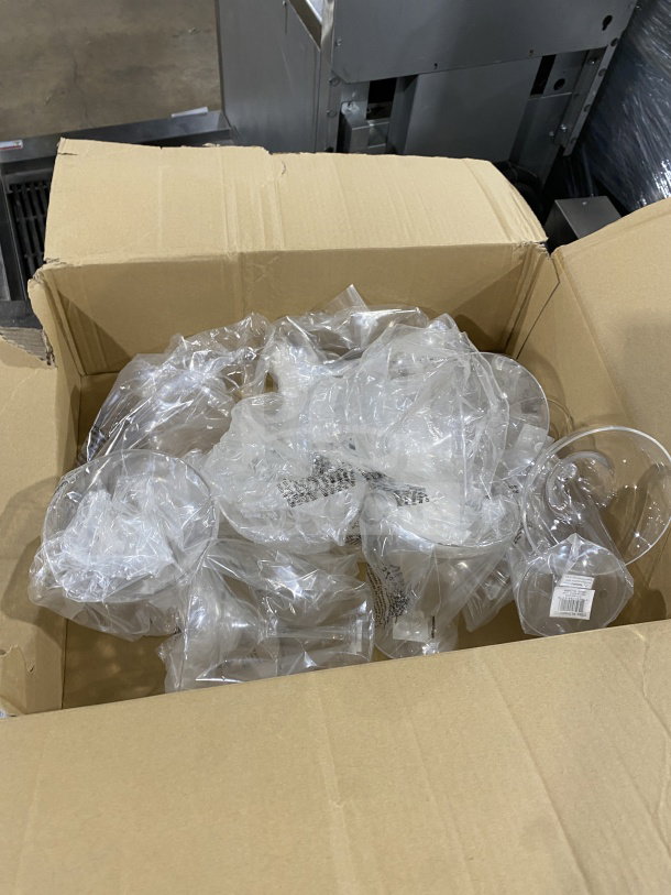 Brand new Thunder Group 11 oz polycarbonate clear margarita glasses, model PLTHMR011C, in original packaging.