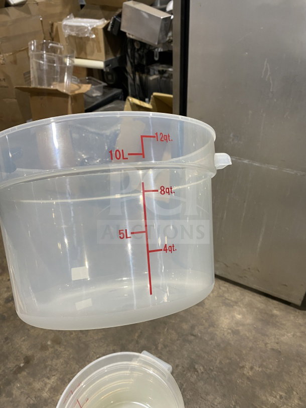 NEW Winco PTRC12 12-Quart Clear Polycarbonate Round Food Storage Container, marked in quarts and liters, pristine condition.