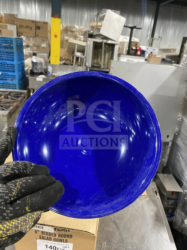 Cambro 8" blue polycarbonate bowl, model RSB8CW148, 1 13/20 qt capacity, used condition, visible on auction box.