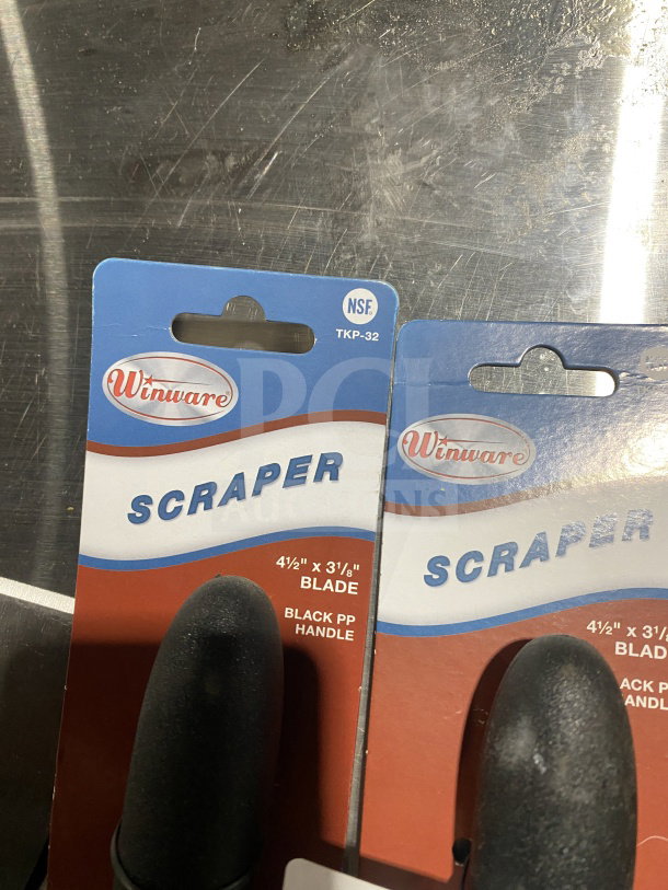 BRAND NEW Winco Winware TKP-40 handheld scraper with 4.5x3.125" blade, black polypropylene slip-resistant handle.