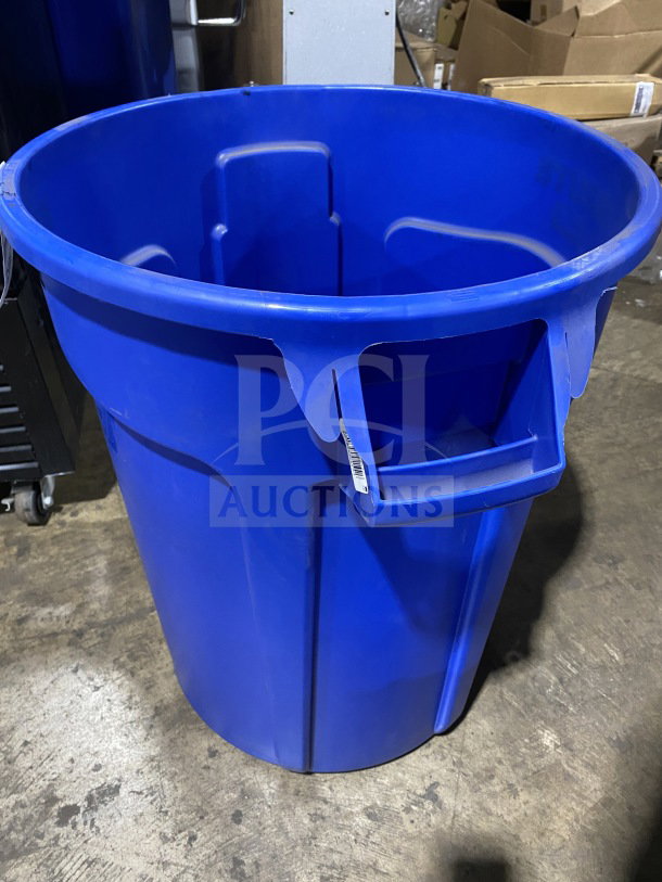 Rubbermaid BRUTE Blue 32 Gal. Trash Can, Model FG263200BLUE, new condition, commercial-grade, round shape.