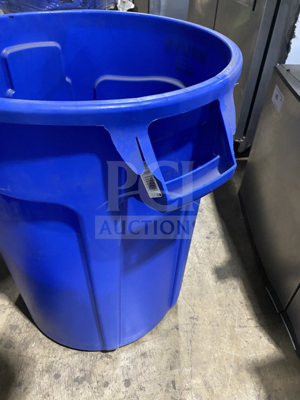 Brand new Rubbermaid BRUTE Series 32 Gal. blue trash can, model FG263200BLUE. Durable commercial-grade design.