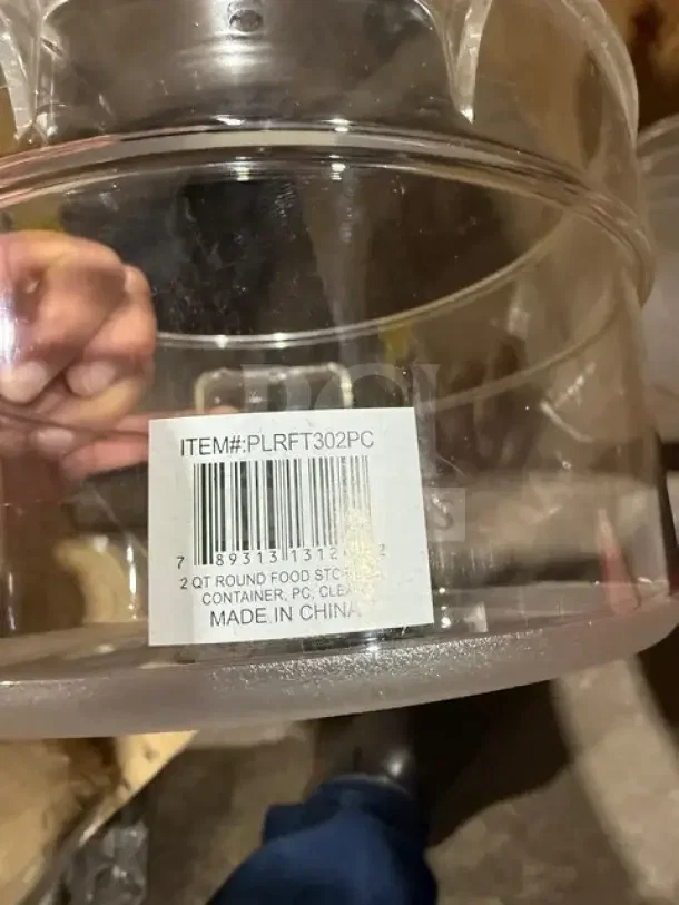 NEW Thunder Group 2-Quart Clear Polycarbonate Round Food Storage Container, Model PLRFT302PC. Barcode visible.