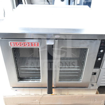 Brand new 2025 Blodgett Zephaire-100-G convection oven, natural gas, 50,000 BTU, view-through doors, thermostatic controls.