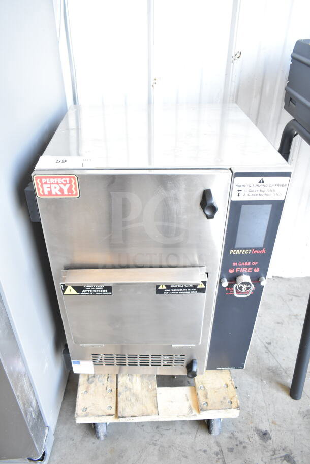 Brand new Perfect Fry PFC730 semi-automatic ventless countertop deep fryer, scratch and dent, 230/400V, 3-phase.
