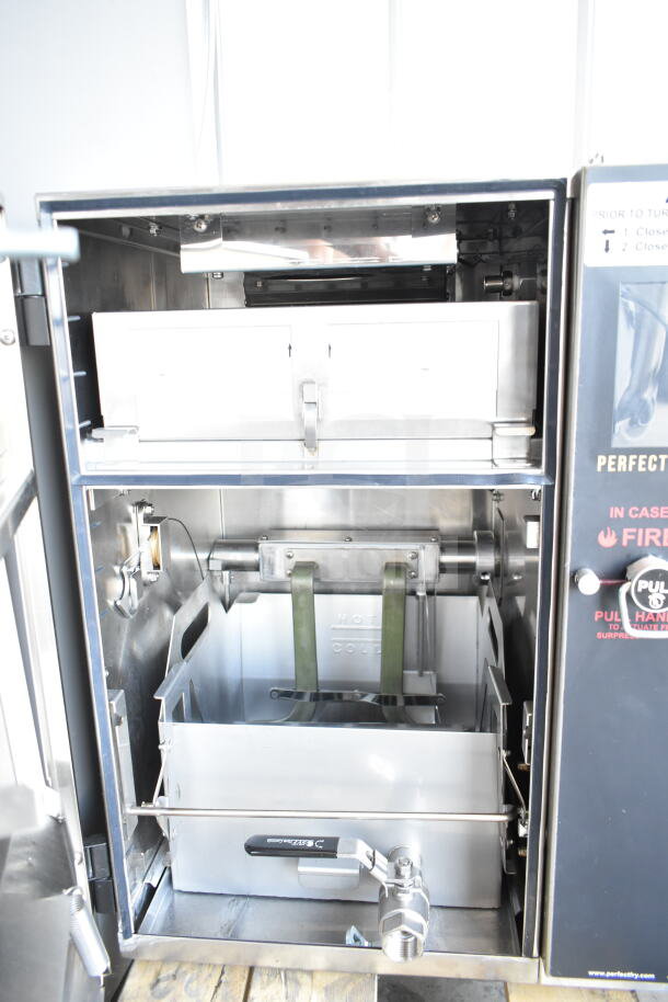 Brand new Perfect Fry PFC730 ventless countertop deep fryer. Semi-automatic, 230/400V, 3 phase, minor scratches.