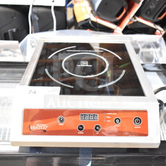 BRAND NEW SCRATCH AND DENT! 2025 Avantco 177IC3500 Countertop Induction Range / Cooker - 208-240 Volts, 1 Phase.