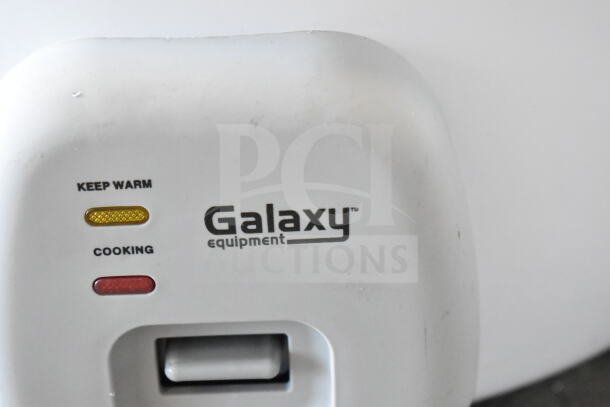 BRAND NEW SCRATCH AND DENT Galaxy 177RCGB3060 electric rice cooker, 60 cup capacity, keep warm and cooking indicators, 120V.