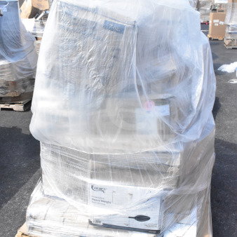 Pallet with 16 new scratch and dent items, including cups and cutlery, wrapped in clear plastic. Visible “Choice” box label.