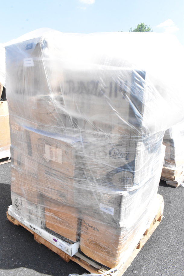 Pallet with 27 brand new scratch and dent items. Includes cake circles, cold cups, paper plates. Sealed packaging.