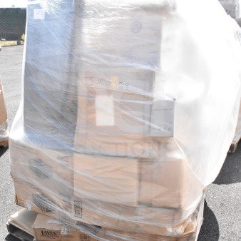 Pallet of 30 assorted new items including paper towel dispenser, watering can, night curtain, plates; labeled "JUN26-158."