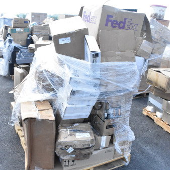 Pallet with mixed boxes, 28 new scratch and dent items including serving bowls, platters, and glasses. Visible brands include FedEx and Acopa.