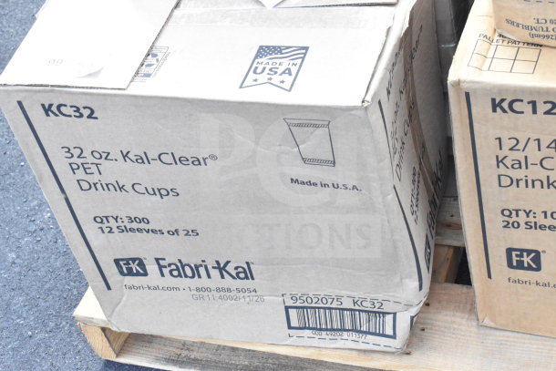 Box of 32 oz. Fabri-Kal Kal-Clear PET drink cups, 300 quantity, 12 sleeves of 25, Made in USA, slight wear on box.