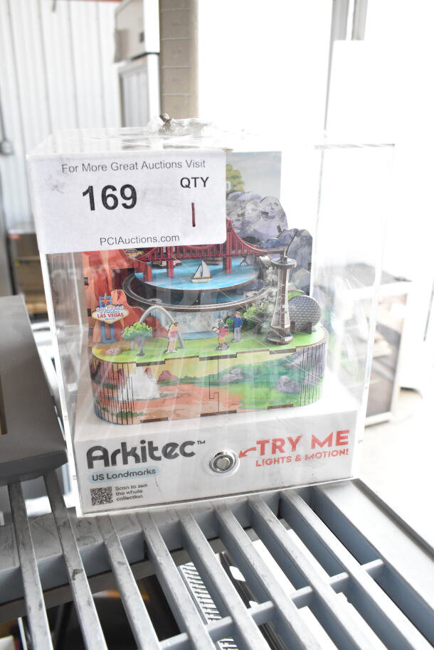 Arkitec Display Unit featuring US landmarks, with try-me button for lights and motion; item no. 169, in protective case.