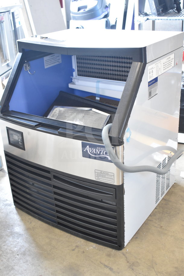 Brand new Avantco 194UCH280A undercounter ice machine, 299 lb capacity, 115V, 1 Phase. Scratch and dent condition.