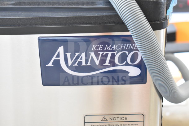 BRAND NEW SCRATCH AND DENT Avantco 194UCH280A Undercounter Ice Machine, 299 lb capacity, 115V, 1 Phase.
