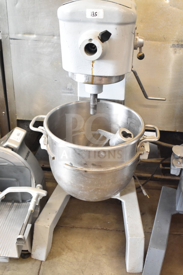 Hobart D300 30 Quart Planetary Dough Mixer with mixing bowl and paddle, 115V, 1 Phase, commercial use, condition visible.