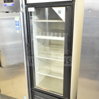 True GDM-23 commercial single door reach-in cooler merchandiser, 115V, 1 phase, glass door, metal shelves, used condition.