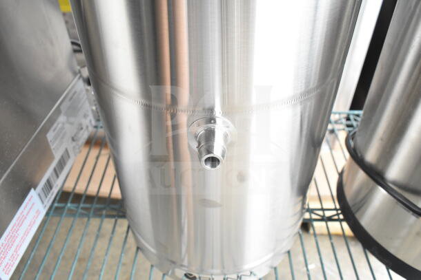 Bunn TDO-5 5-gallon iced tea dispenser, stainless steel, scratch and dent condition, with solid plastic lid and spout.