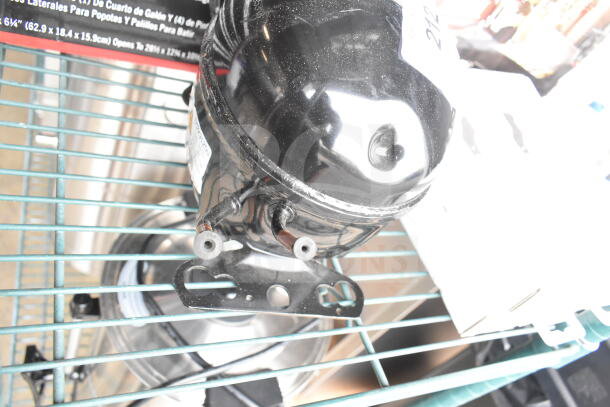 BRAND NEW SCRATCH AND DENT Embraco EM2X3125U Avantco 17812325 compressor, 115-127V, 1 phase, slight cosmetic damage.