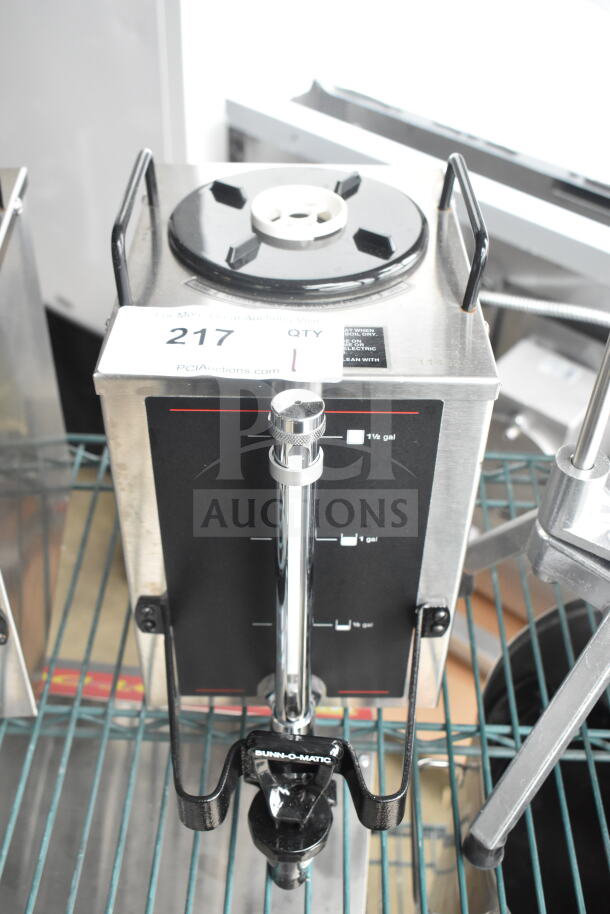 Brand new Bunn 20950.0004 1.5GPR-FF 1.5-gallon coffee server with top handles and fast flow faucet; minor scratches.