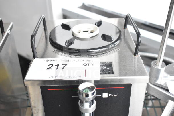 BRAND NEW Bunn 20950.0004 1.5GPR-FF coffee server, 1.5 gallon, with fast flow faucet and top handles, minor scratches.