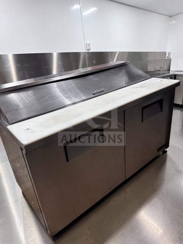True TSSU-60-16 refrigerated prep table, 60", 16-pan capacity, stainless steel, NSF & UL listed, tested operational.