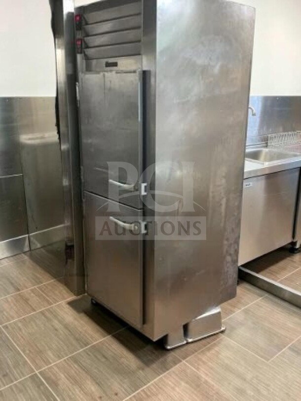Traulsen ADT132WUT-HHS 29" dual-temp reach-in refrigerator/freezer combo, flawless condition, 2 half solid doors, tested, NSF/UL listed.