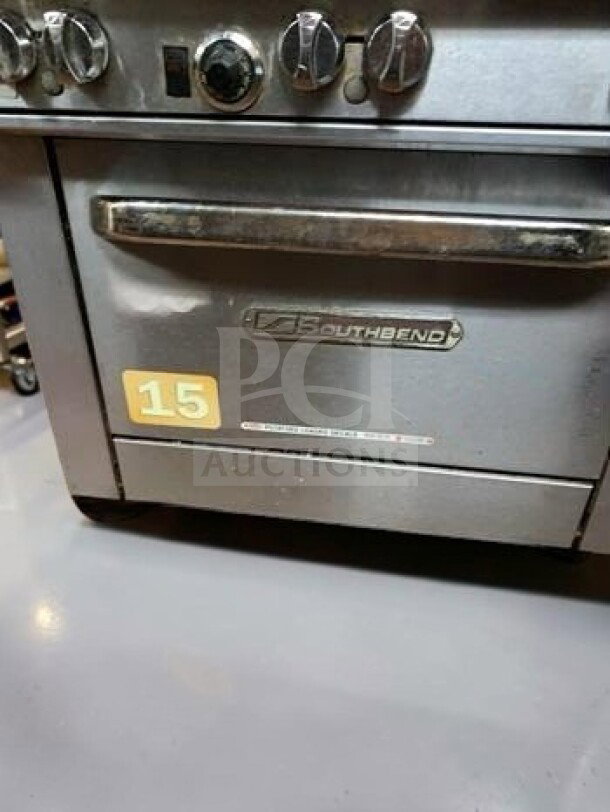 Southbend S36D 36" commercial 6-burner natural gas range with oven, in exceptional condition, 203,000 BTU, fully tested.