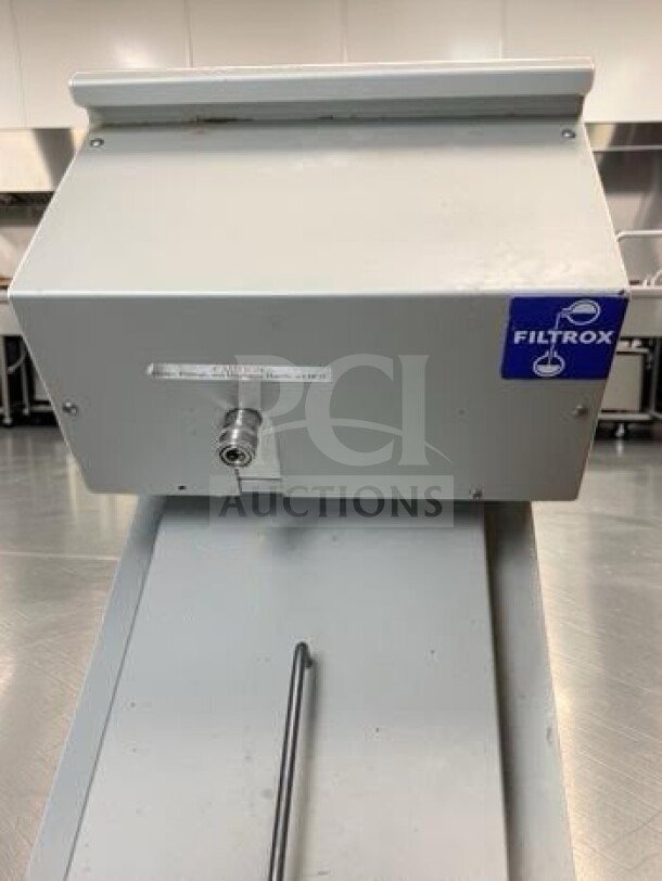 FILTROX FFS-Series mobile fryer oil filtration system in premium condition. Fully tested and operational. Model: FIL-L-OIL-1225.