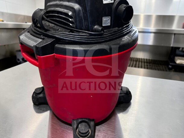 Craftsman CMXEVBE17595 16-gallon wet/dry vacuum, red and black, heavy-duty, fully tested, excellent condition.