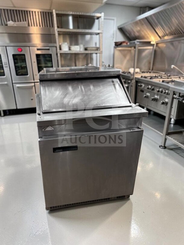 Randell 9412-32-7 prep unit, 32" stainless steel, single door, 12-pan capacity, superior condition, NSF & cULus listed.