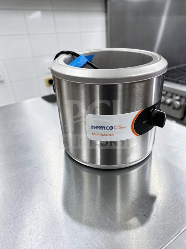 Brand new Nemco 6100A 7 Qt. stainless steel food warmer, 120V, 550W, NSF & ETL listed, ready for commercial use.