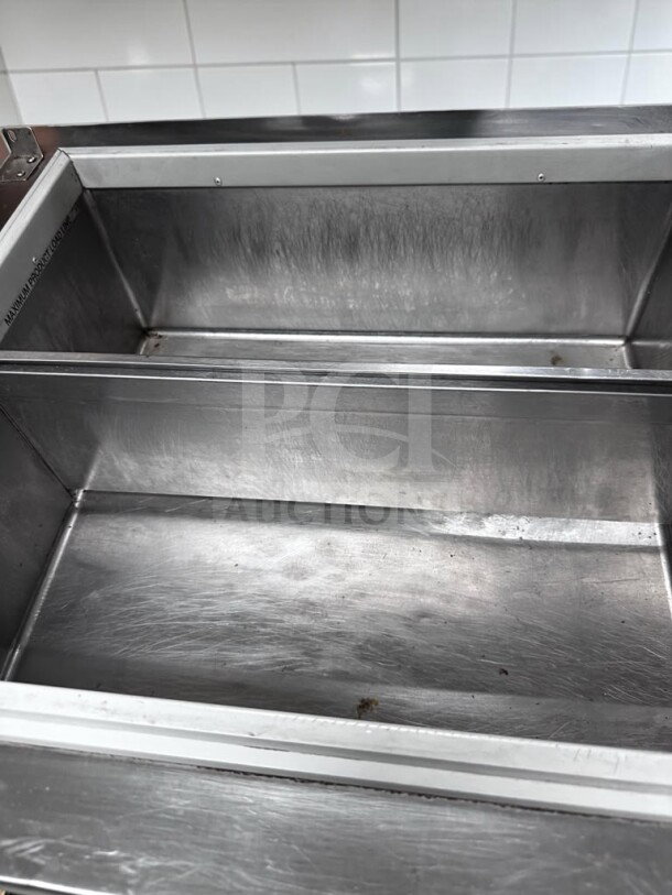 Silver King SKFDI23-ELUS1 ice cream dipping freezer, 2-section, stainless steel, 22.5", ETL listed, fully operational condition.