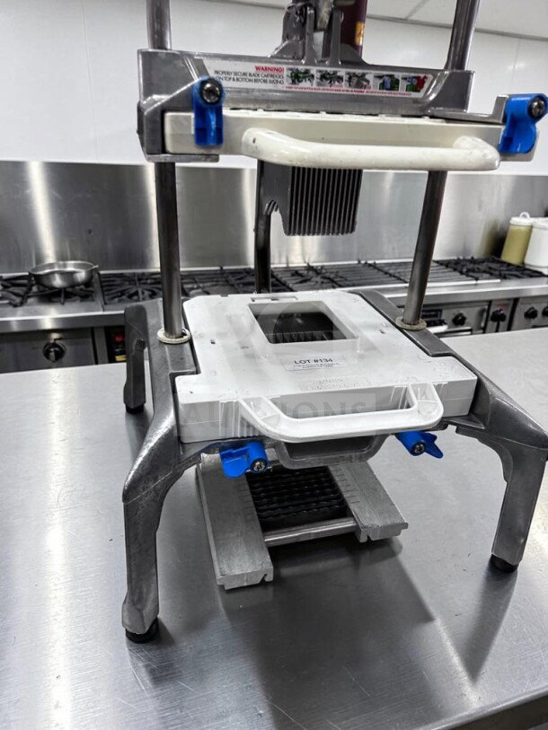 Prince Castle 980-000-00 Saber King slicer, optimal condition, NSF Certified, manual use, fully tested for commercial use.