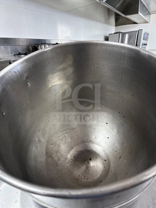 Hobart 30 Qt. stainless steel mixer bowl, high-grade condition, ideal for commercial restaurant use, heavy-duty.