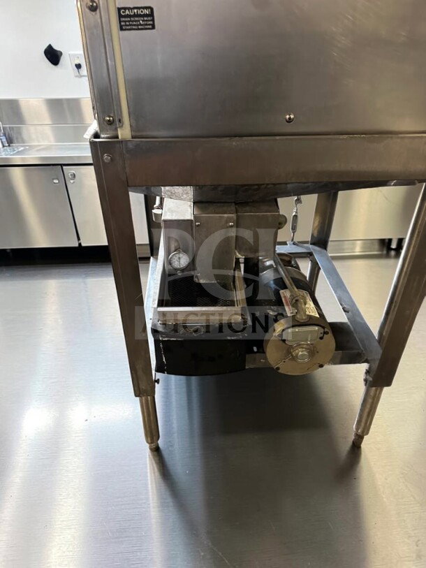 CMA Dishmachines EST-AH2 Energy Mizer, excellent condition, commercial low-temp door-type dishwasher, 40 racks/hour, 115V.