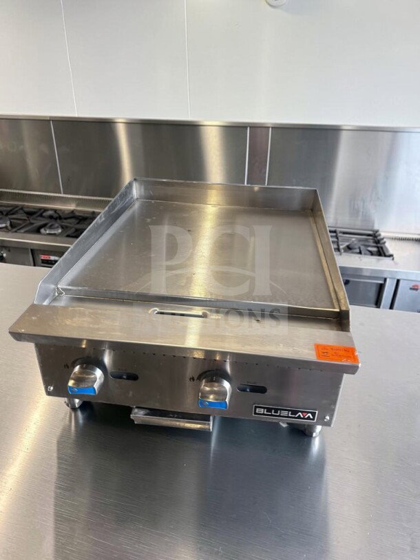 Blue Lava BLGM24-24D 24" commercial gas griddle, pristine condition, 1" plate, 60,000 BTU, natural gas, new, CSA certified.