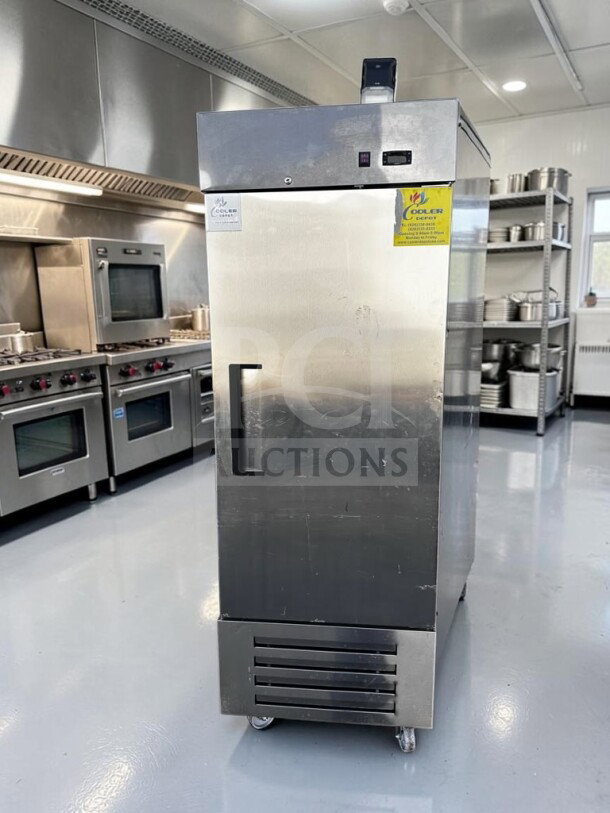 Prime condition Cooler Depot CD-29F-1 one-door reach-in freezer, 17.79 Cu. Ft., ETL & NSF certified, tested operational.