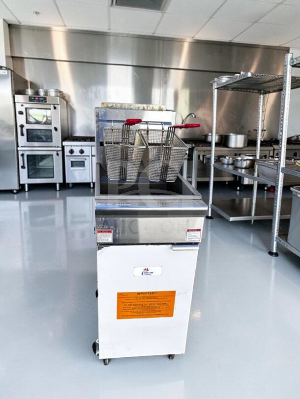 Cooler Depot HFRF-120B-NG natural gas fryer, 120,000 BTU, with twin baskets, ETL & NSF certified, tested and operational.