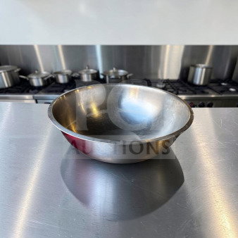 21" stainless steel mixing bowl in excellent condition, heavy-duty, large-capacity design, fully inspected and ready for use.