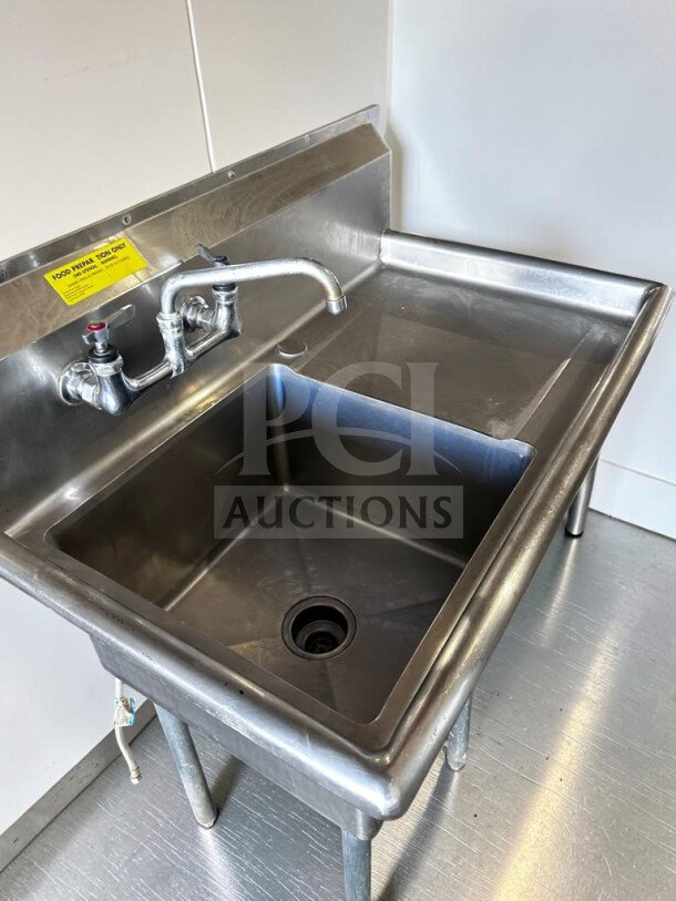 Green World by Turbo Air TSA-1-12-R1 one-compartment sink, 39" with 18"×18"×12" bowl, 18" right drainboard, faucet included, NSF certified.