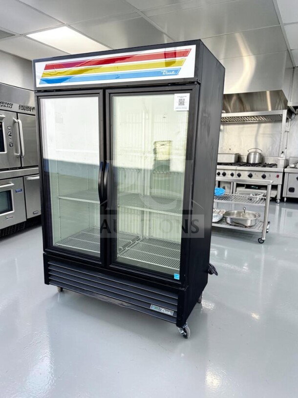 True GDM-49F-HC~TSL01 two-glass-door merchandiser freezer, 54 1/8", 44.7 Cu. Ft., LED lighting, R290, ENERGY STAR.
