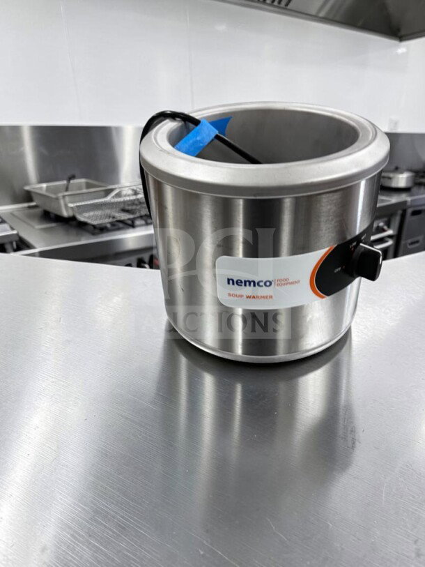 Nemco 6100A Food Warmer, 7 Qt., superb condition, stainless steel, adjustable thermostatic control, NSF & ETL listed.