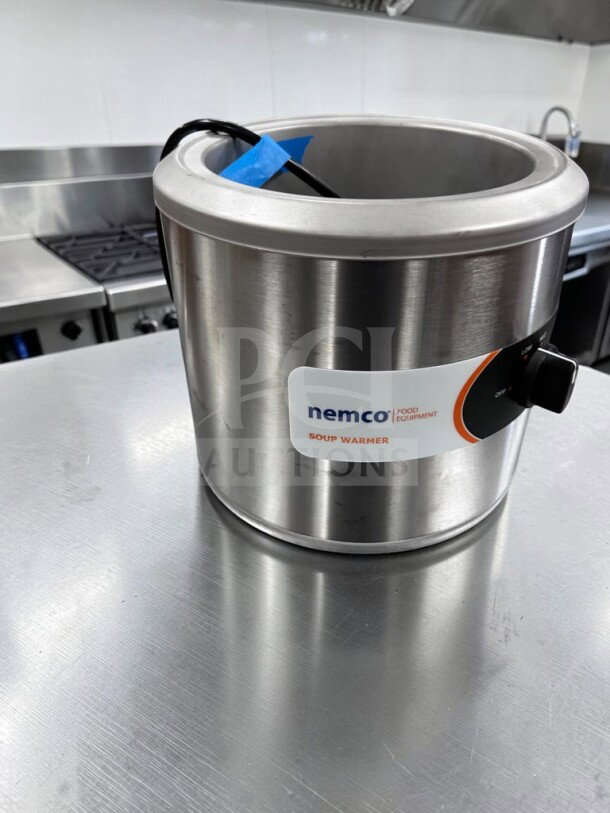 Nemco 6100A commercial food warmer, 7 Qt., superb condition, adjustable thermostat, 120V, 550W, NSF & ETL listed, new/open box.
