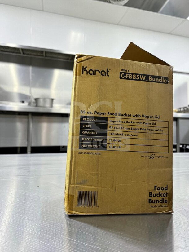 Karat C-FB85W_Bundle 85 oz. white paper food buckets with lids. 180 sets per case. New/Open. Box details visible.