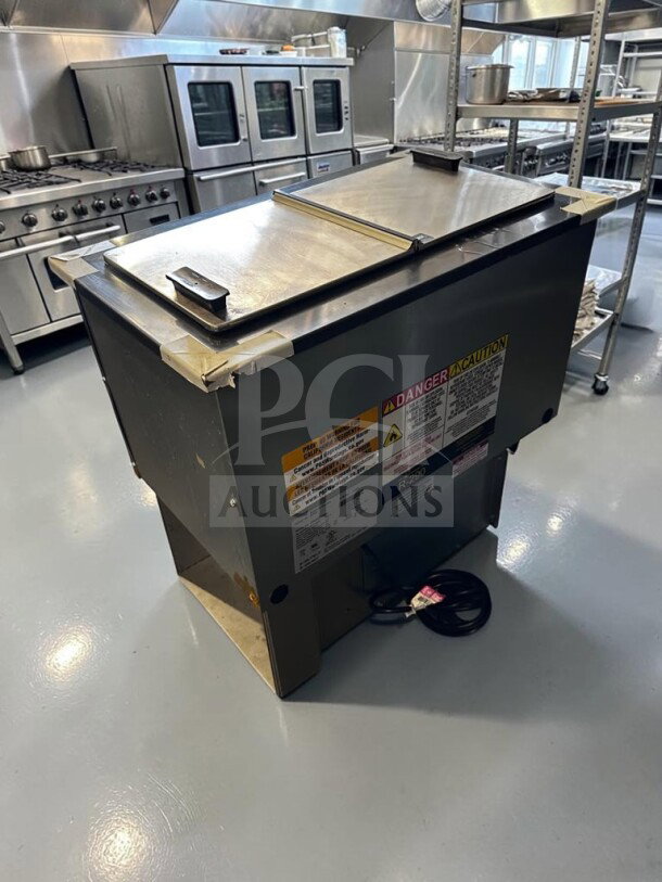 Pristine Delfield N225P 6-Gallon Ice Cream Dipping Freezer, dual stainless steel lids, 115V, NSF & UL listed, new condition.