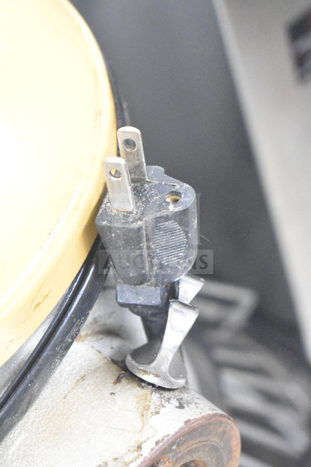 Plug and connector of Anvil MIX7120 commercial mixer, showing three-prong plug on countertop appliance, 115 volts, 1 phase.