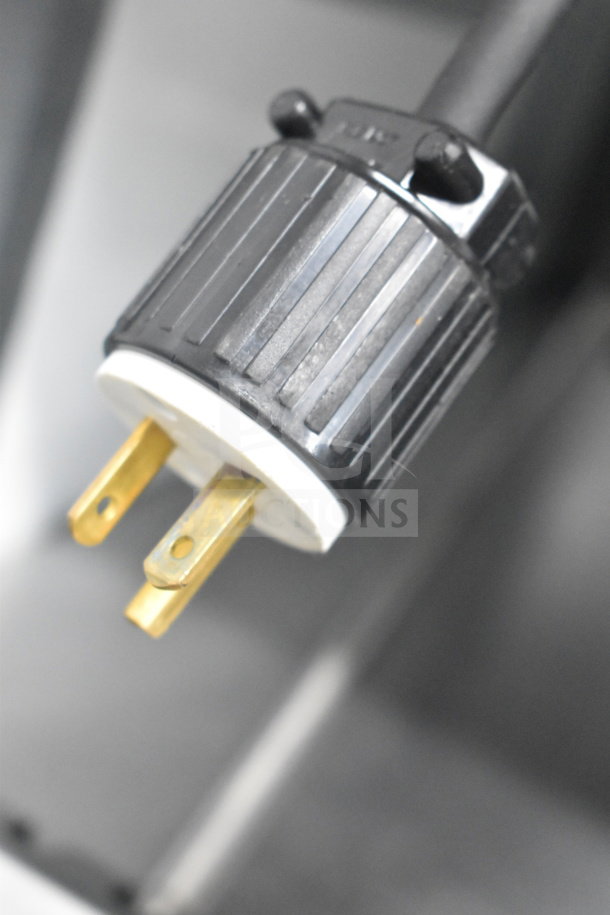"ServIt Commercial Countertop Warming Display plug detail, 115/208 Volts, 1 Phase; secure connection feature visible."